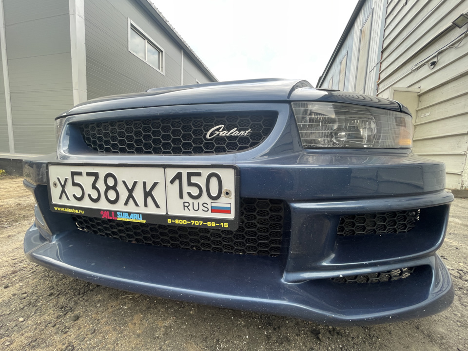 Шильд в решетку радиатора — Mitsubishi Galant (8G), 2,4 л, 2002 года ...