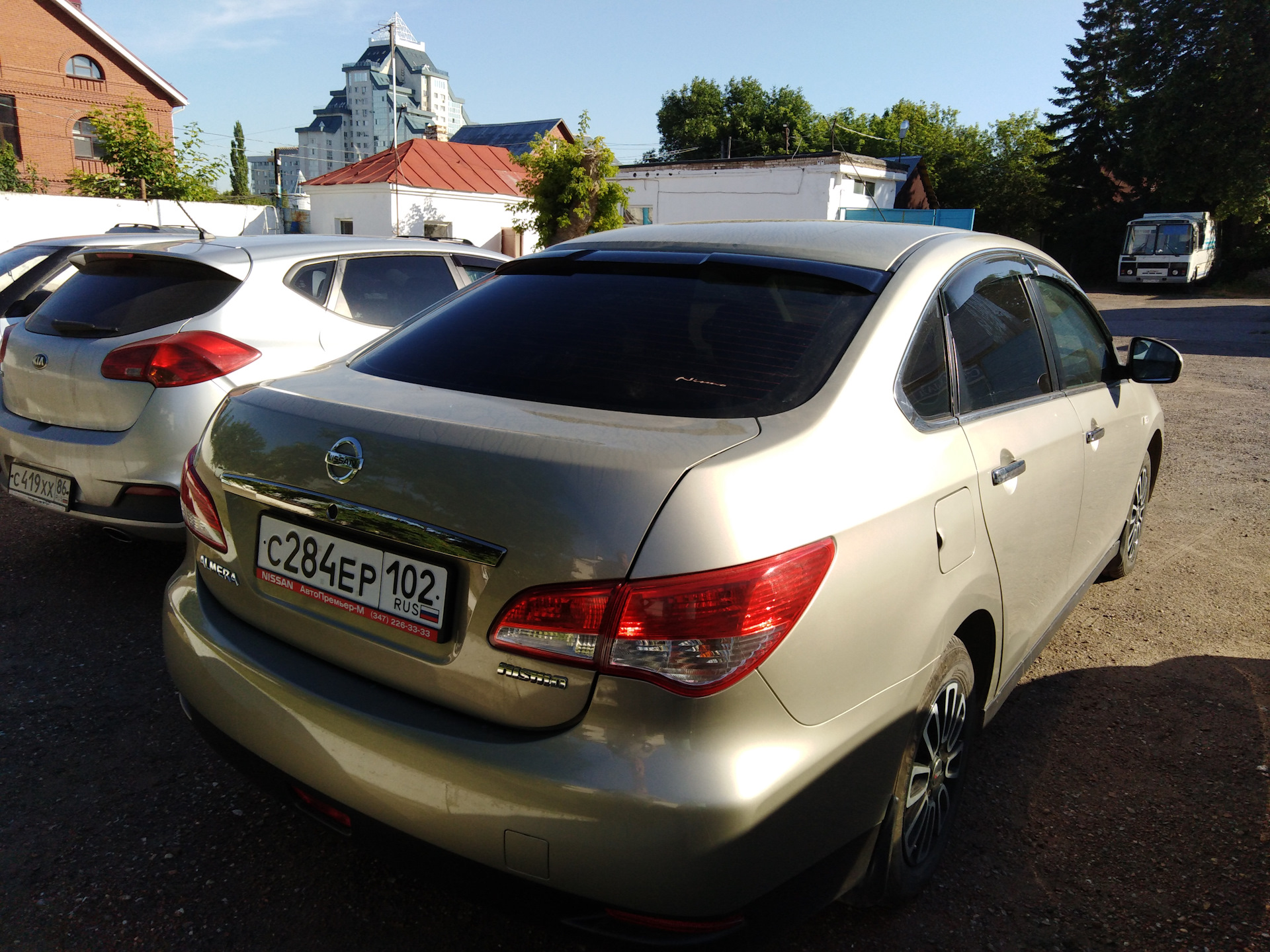 Спойлеры ниссан альмера. Almera g15 спойлер. Nissan Almera g15 спойлер. Спойлер на Ниссан Альмера g15. Спойлер заднего стекла Ниссан Альмера g15.