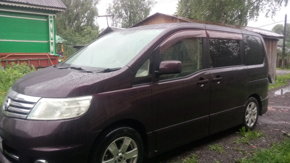 Nissan Serena c25 Highway Star