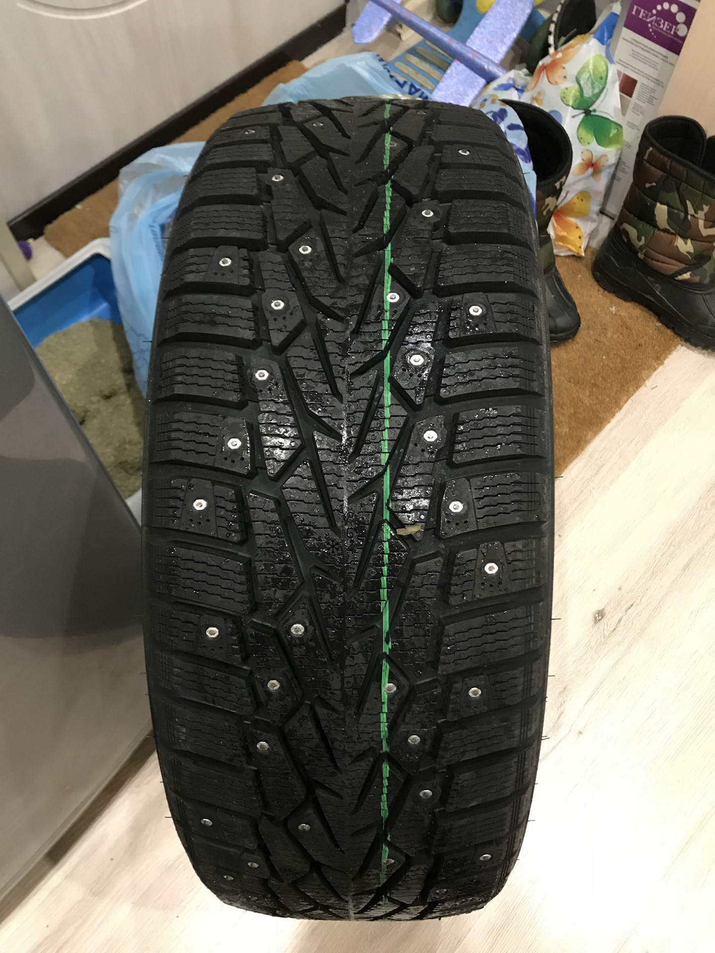 Nokian nordman 7 suv 104t. Nordman 7. Нокиан Нордман 7 225 55 17. Nordman 7 235/55r18 104t шип. Нокиан Нордман 7 225/55 r18.