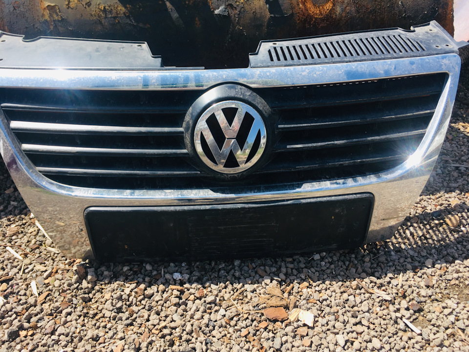 Как снять решетку радиатора пассат б4 Сетка в решётку радиатора - Volkswagen Passat B6, 1,6 л, 2008 года аксессуары DR