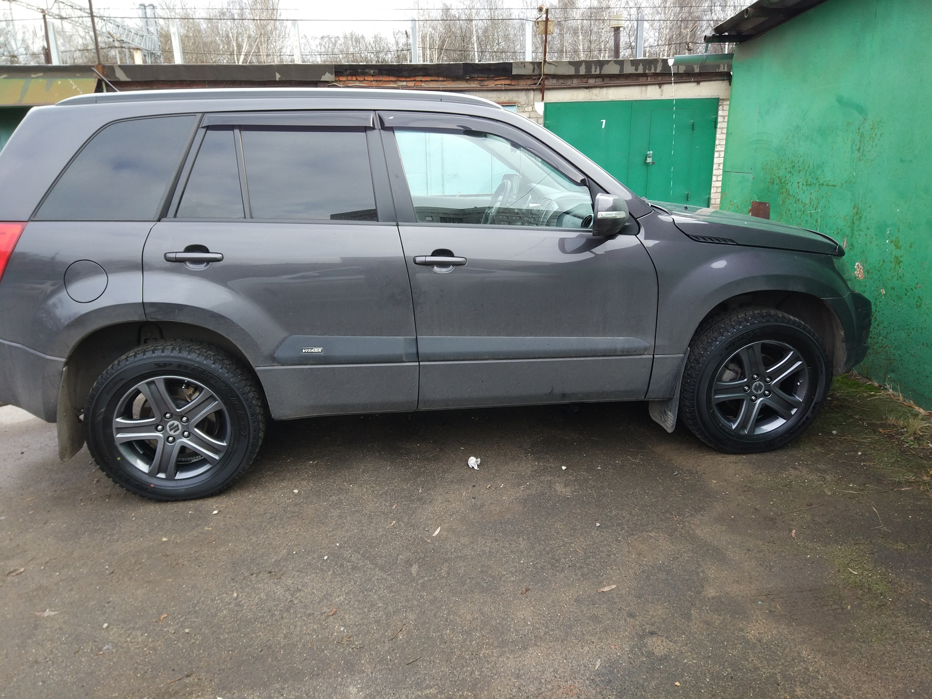 Смена колес - Suzuki Grand Vitara (2G), 2,4 л, 2010 года колёсные диски DRIVE2