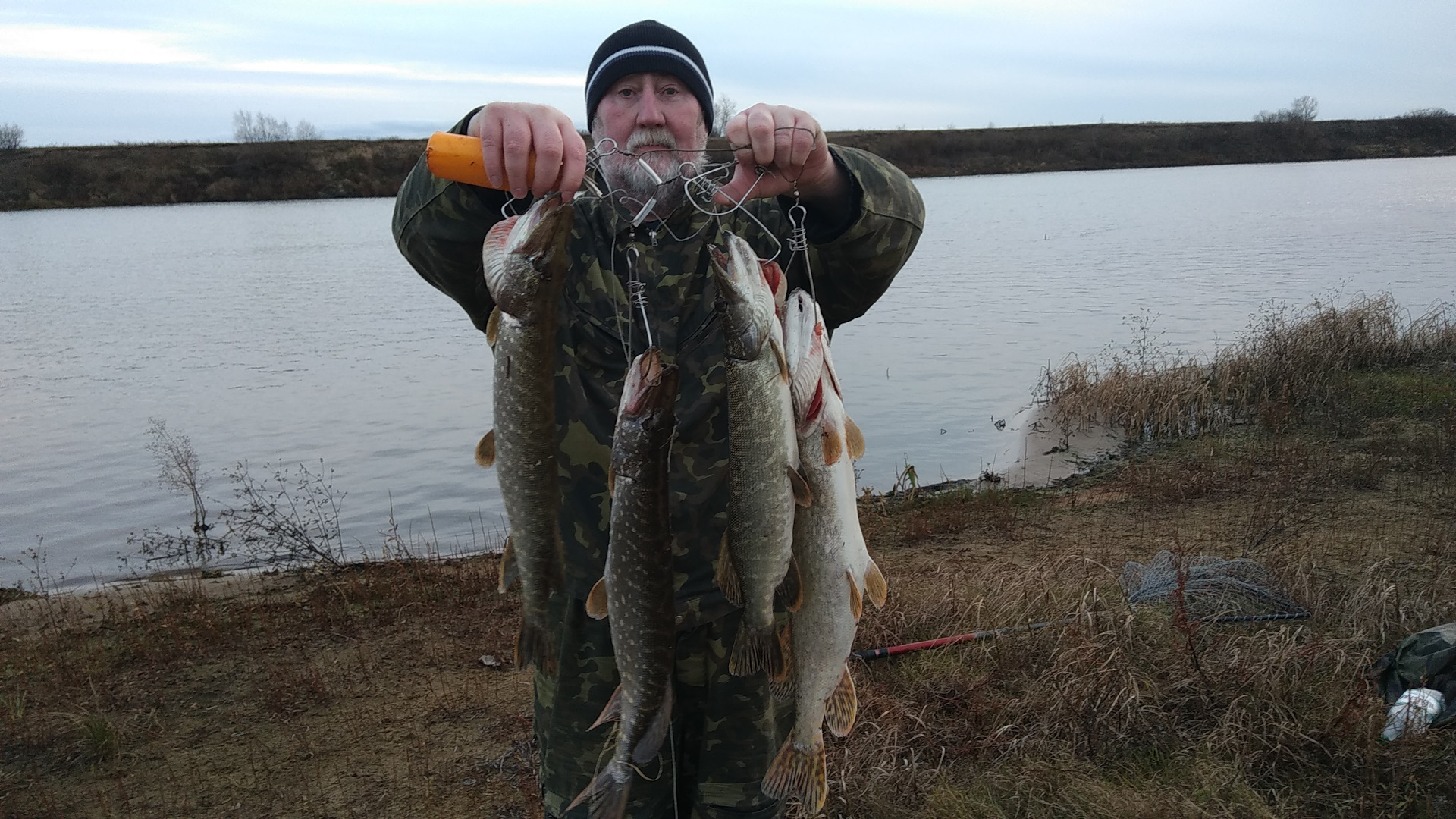 Весенняя рыбалка в астрахани. Рыбалка вчера. Рыбалка вчера. Рыбалка вчера. Зимняя рыбалка на аэролодке.