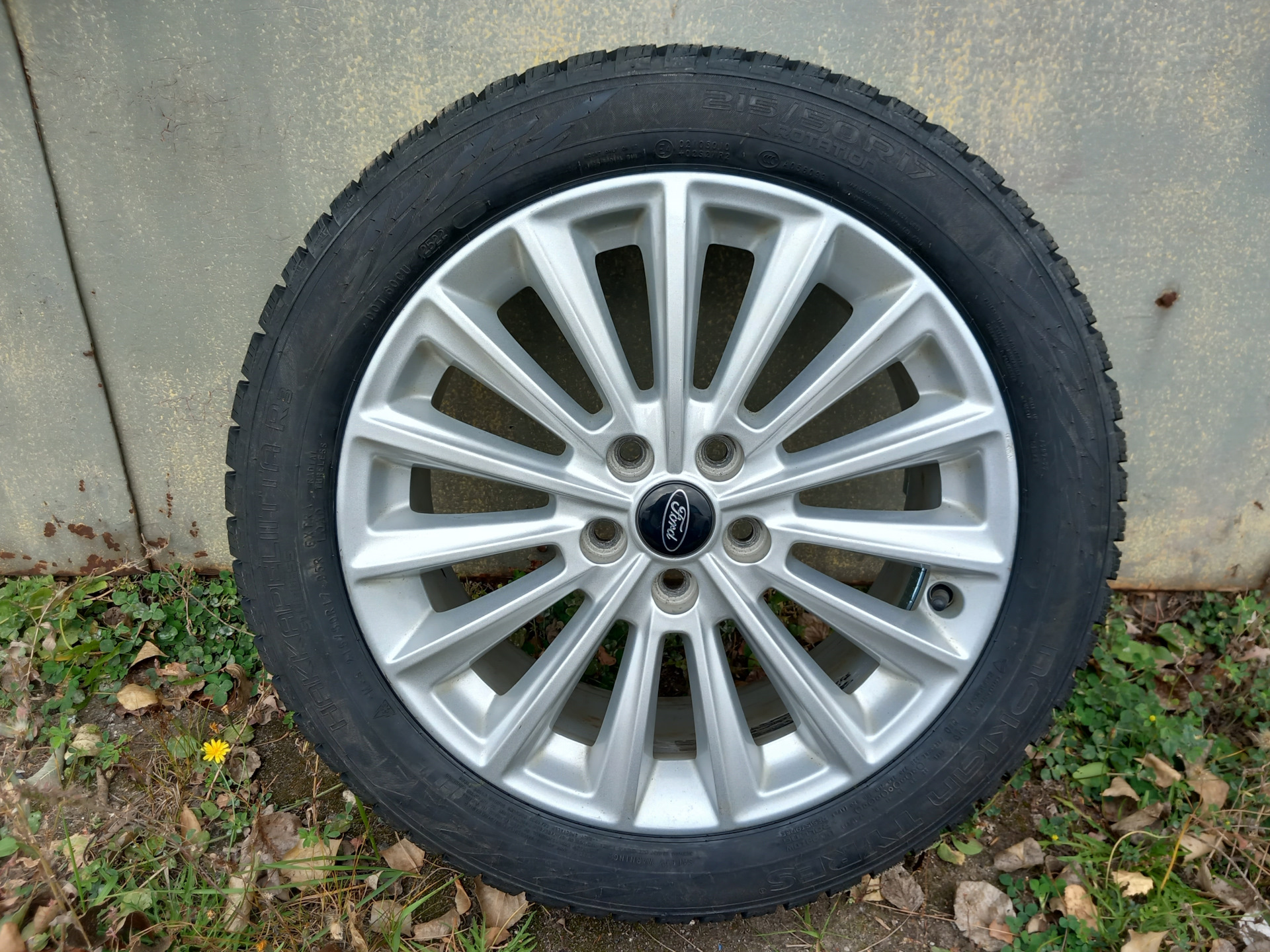 Зимние колеса. Nokian Hakkapeliitta R3 215/50 R17 Диски R17 от Форд ...