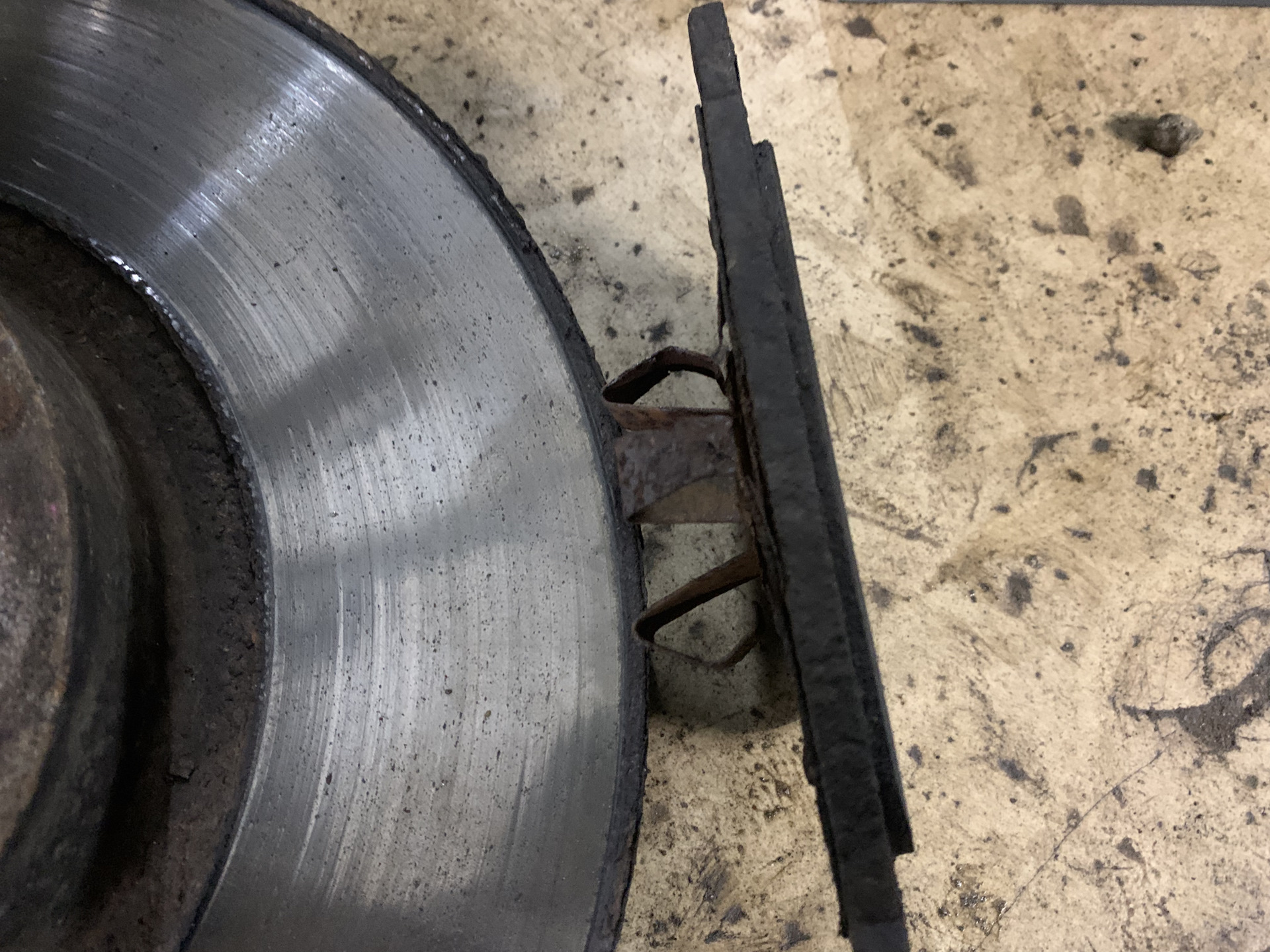 схема тормозной системы газ 3302 с абс. шток вакуумного усилителя тормозов ваз 2110. штуцер тормозной ваз 2112. тормозной механизм переднего колеса ваз. передние тормоза ваз 2107.