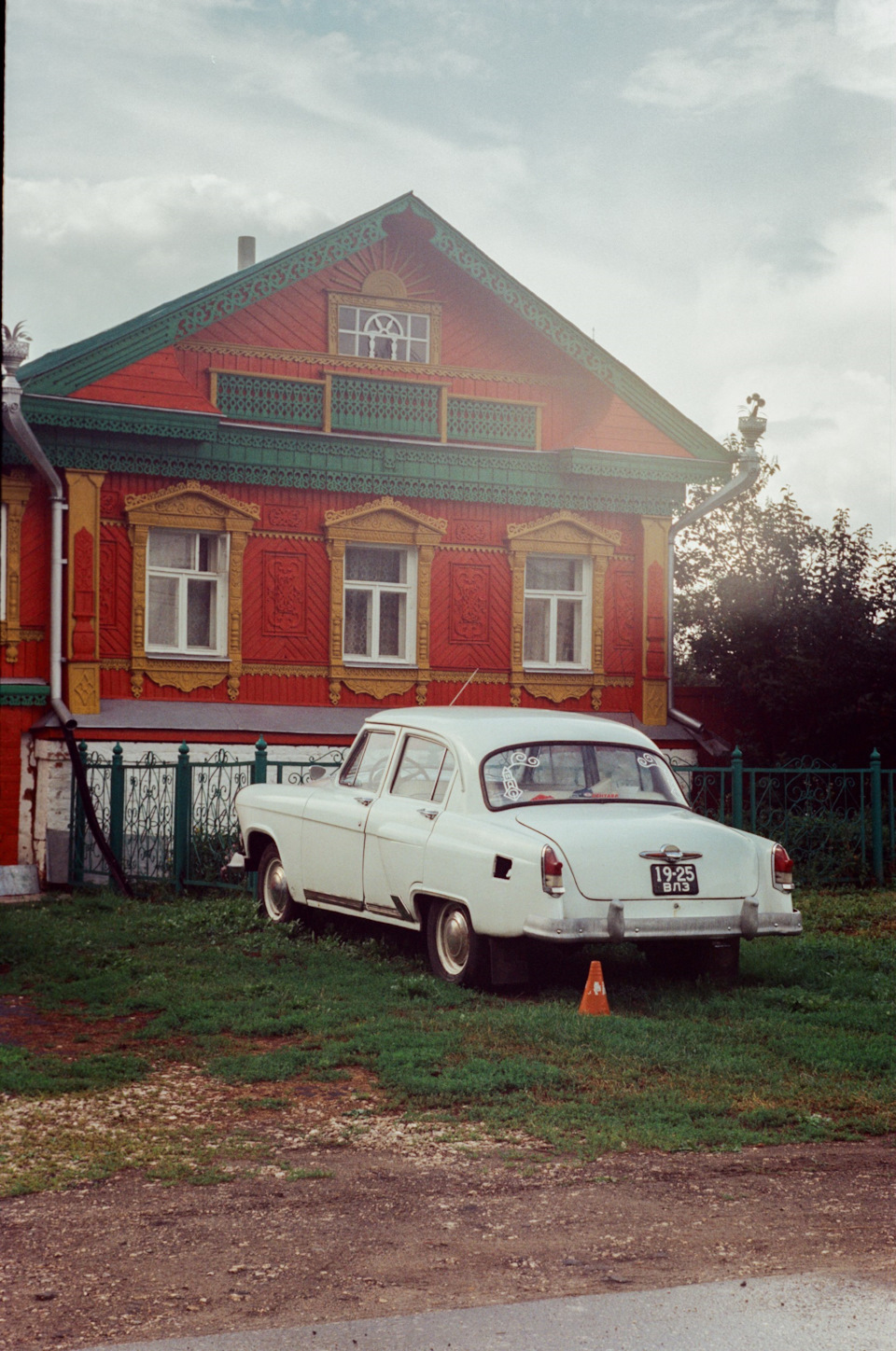 Фотокарточки роудтрипа из Москвы в Суздаль — ГАЗ 24, 2,5 л, 1983 года |  фотография | DRIVE2