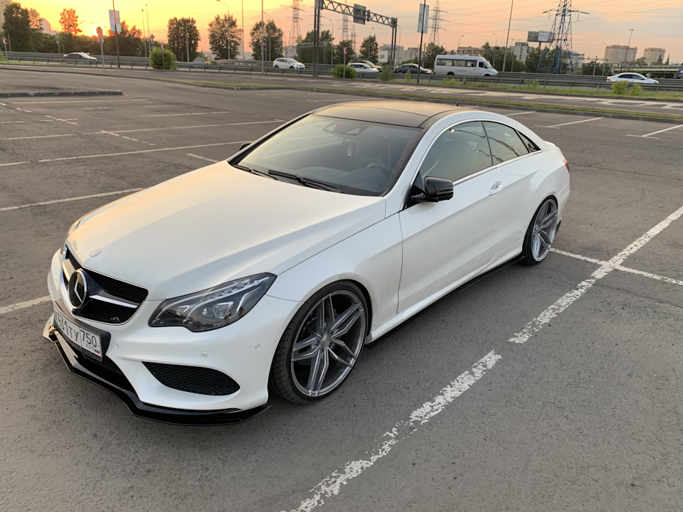 Mercedes Benz e200 Coupe