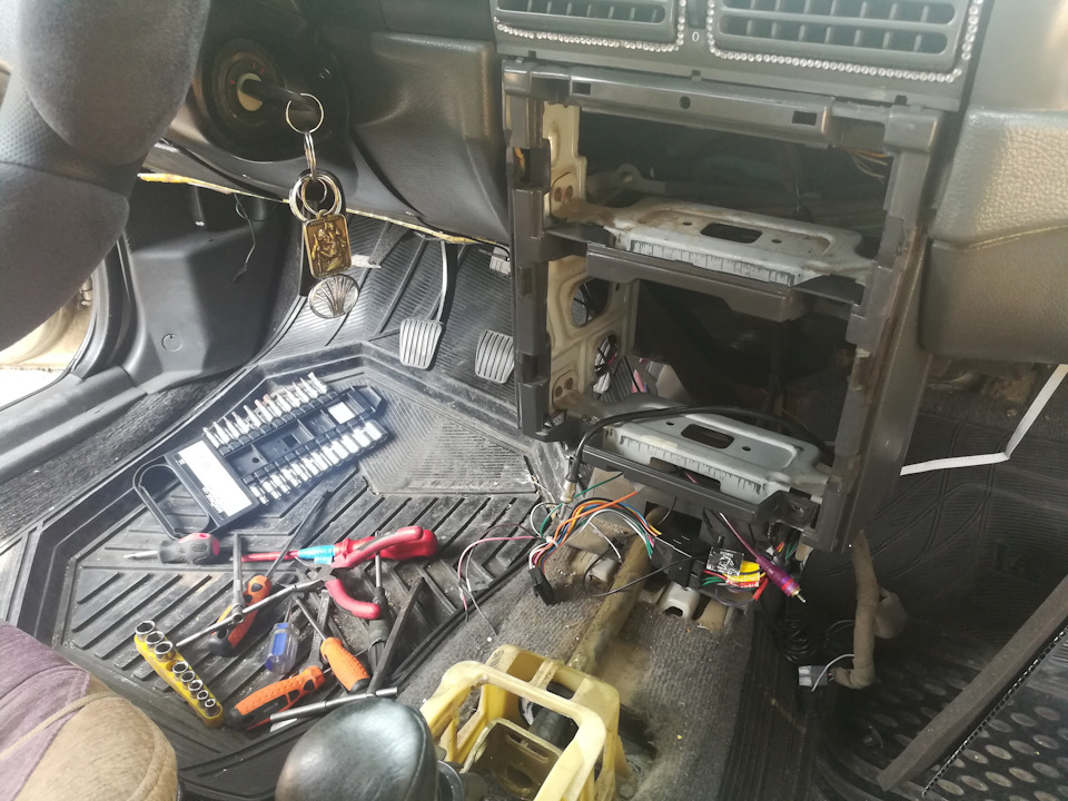 Начался процесс разборки — Daewoo Nexia (2G)