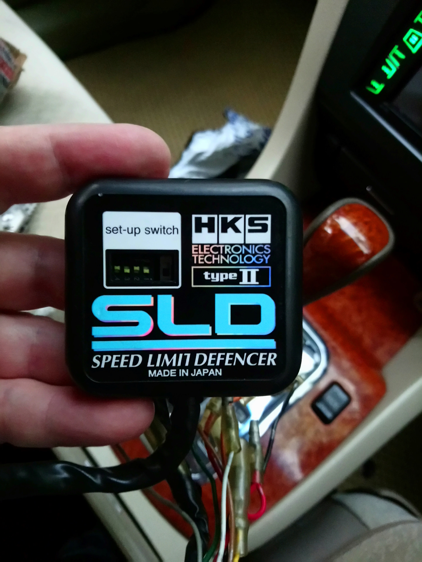 Ограничение скорости на телефоне. HKS ограничитель скорости. Снятие ограничений по скорости HKS. Ограничитель снятия скорости SLD. Ограничитель снятия скорости для Тойота.