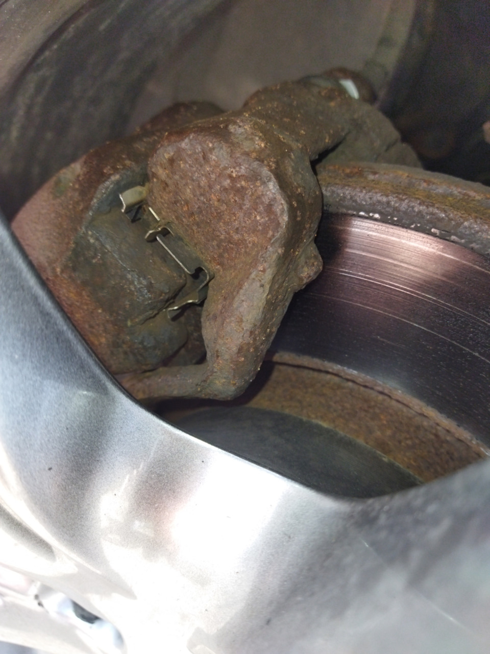 Покраска ржавчины — Peugeot 3008 (1G), 1,6 л, 2015 года | просто так ...