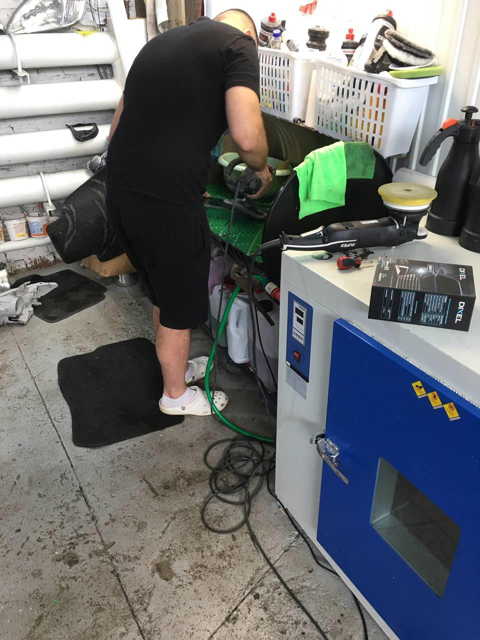 Восстановление стекла приборной панели, полировка фар — Toyota Crown ...