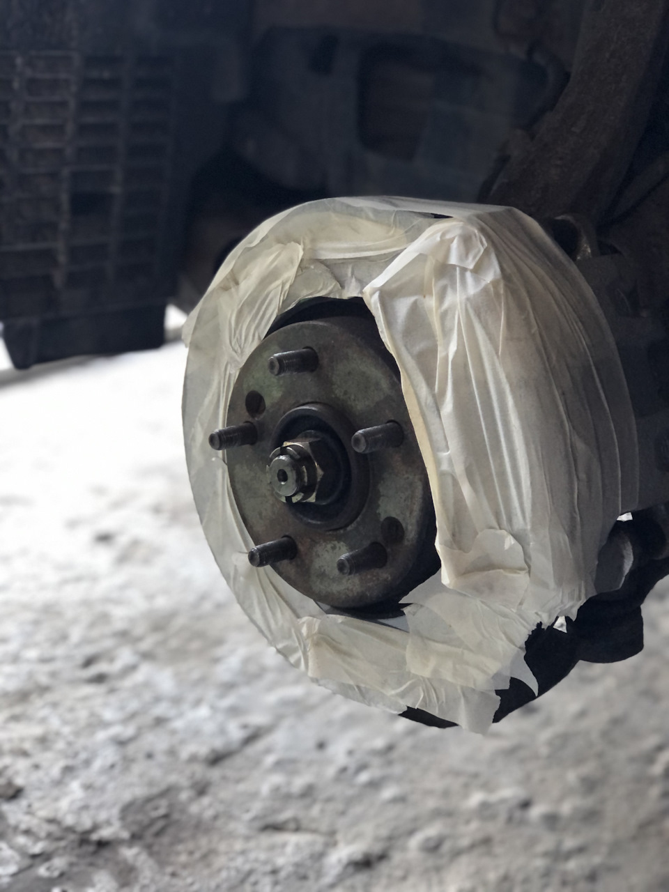 Почистил и покрасил ступицы Hyundai Sonata NF — Hyundai Sonata V (NF ...