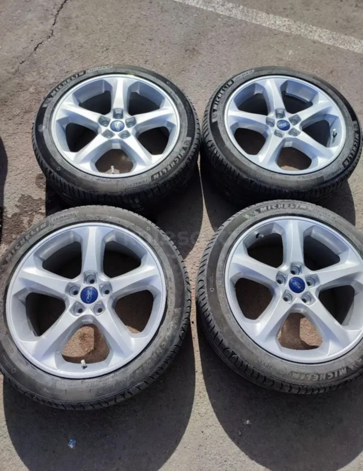 Шины летние Michelin 235/45 R18, литые диски Ford 8Jx18 ET55 5x108 на ...