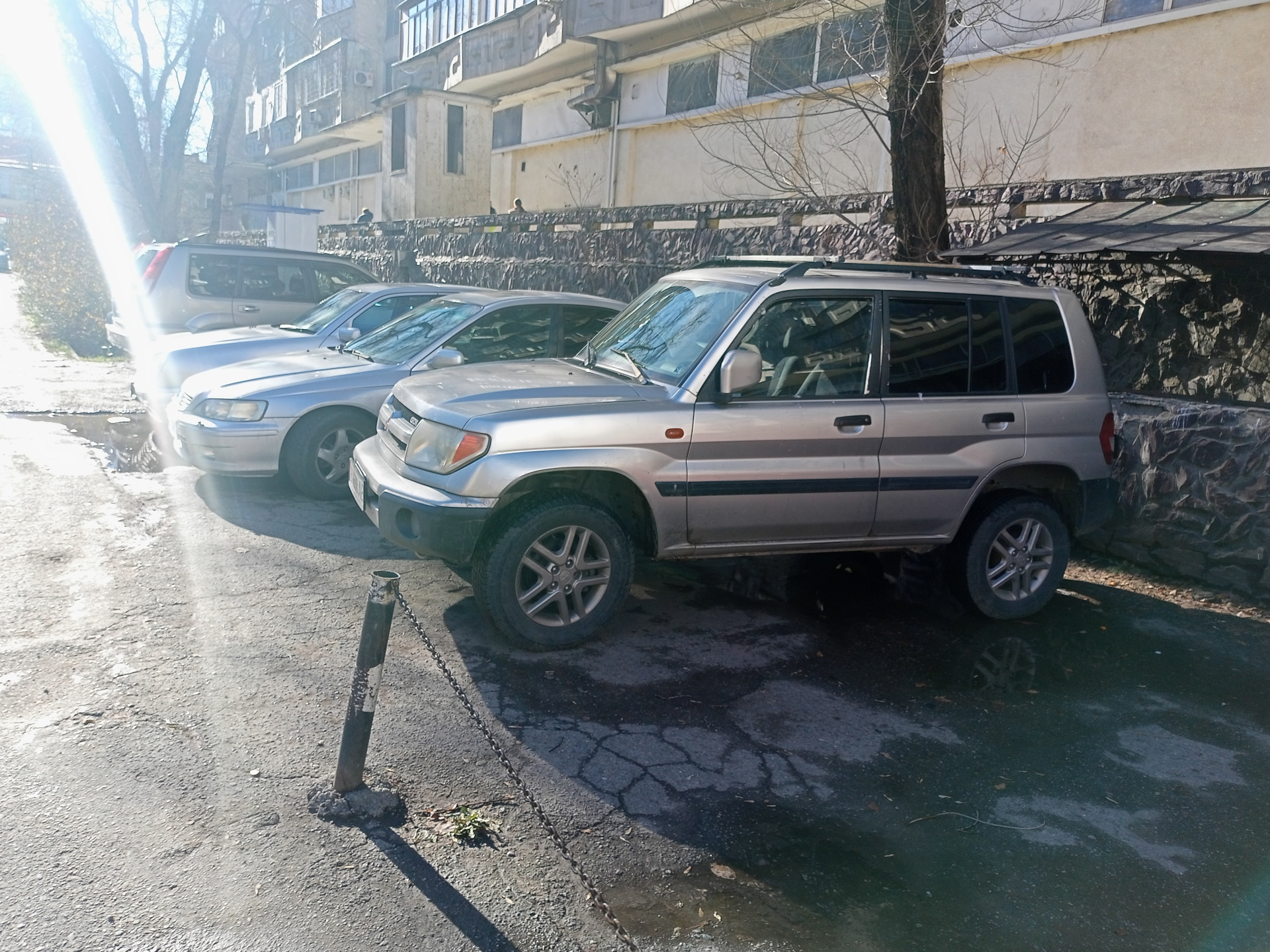 Pinin бачок омывателя потек, легко отделался. — Mitsubishi Pajero Pinin ...