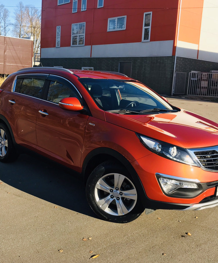 Kia Sportage 3 оранжевый