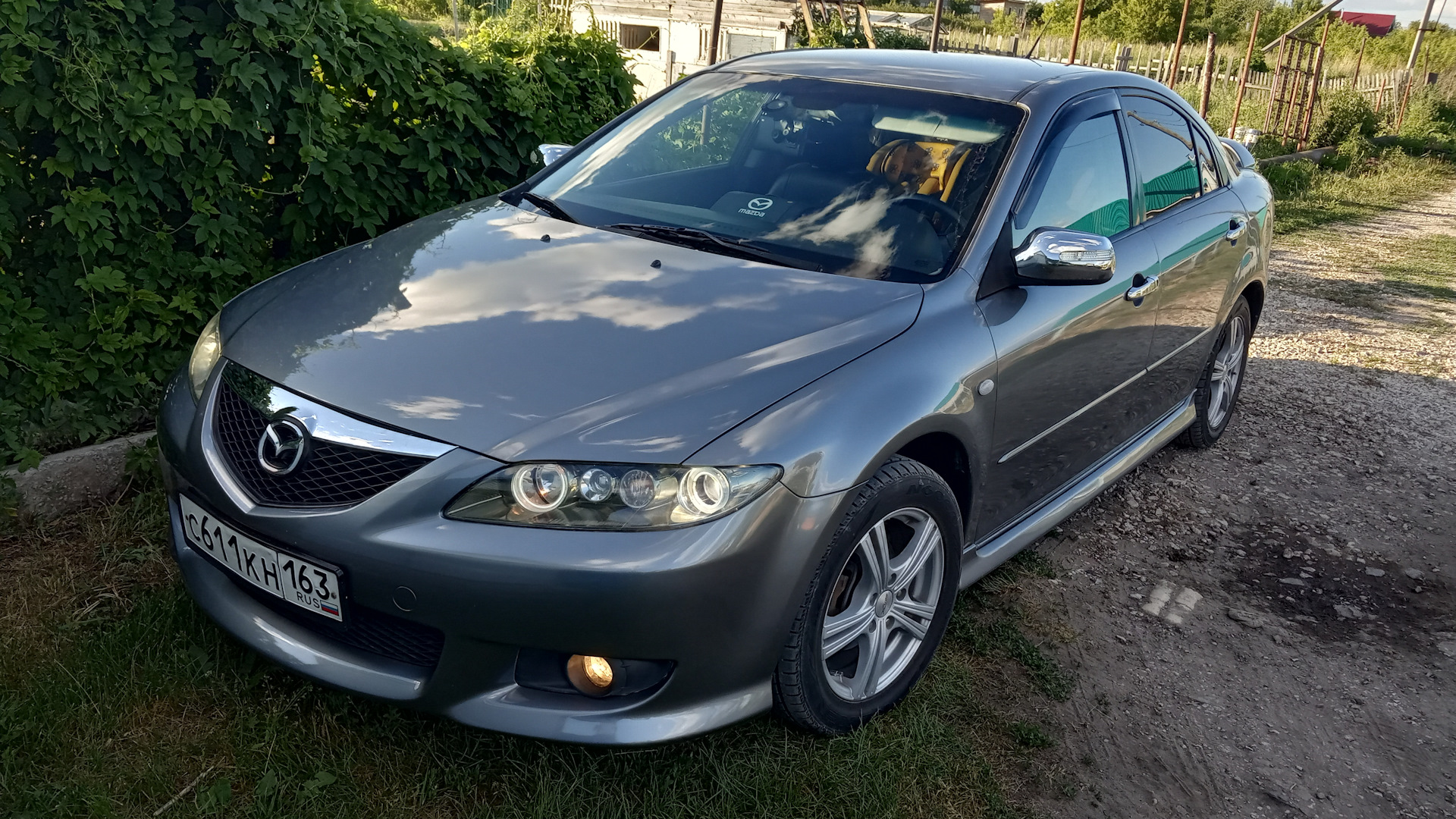 Фото mazda 6 2005 года темно серого цвета