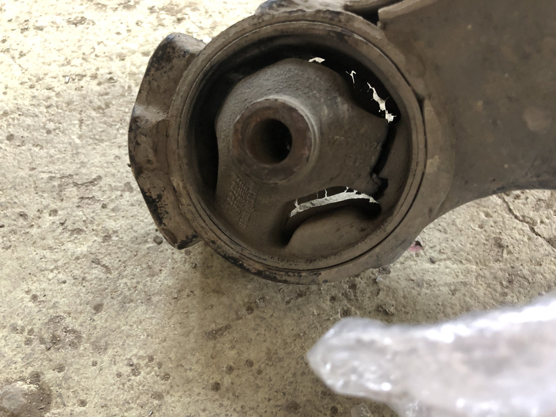 Очередное ТО. Замена подушки — Toyota Starlet (90), 1,3 л, 1997 года ...