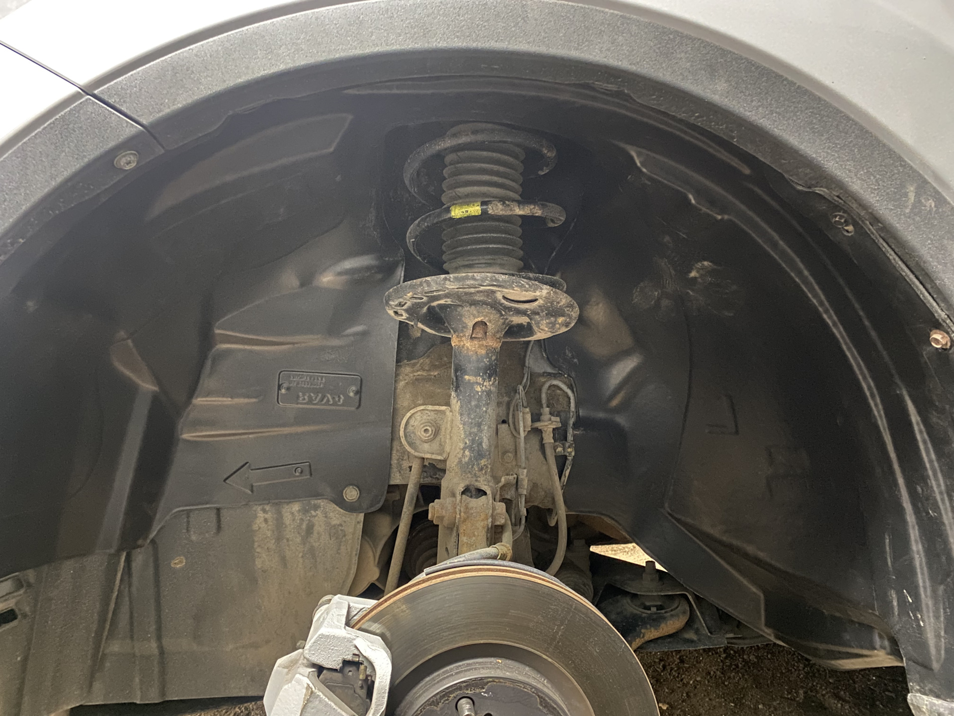Подкрылки — Toyota RAV4 (IV), 2 л, 2013 года | своими руками | DRIVE2