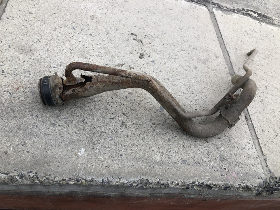 Замена горловины бензобака — Toyota Sprinter (110), 1,5 л, 1995 года ...