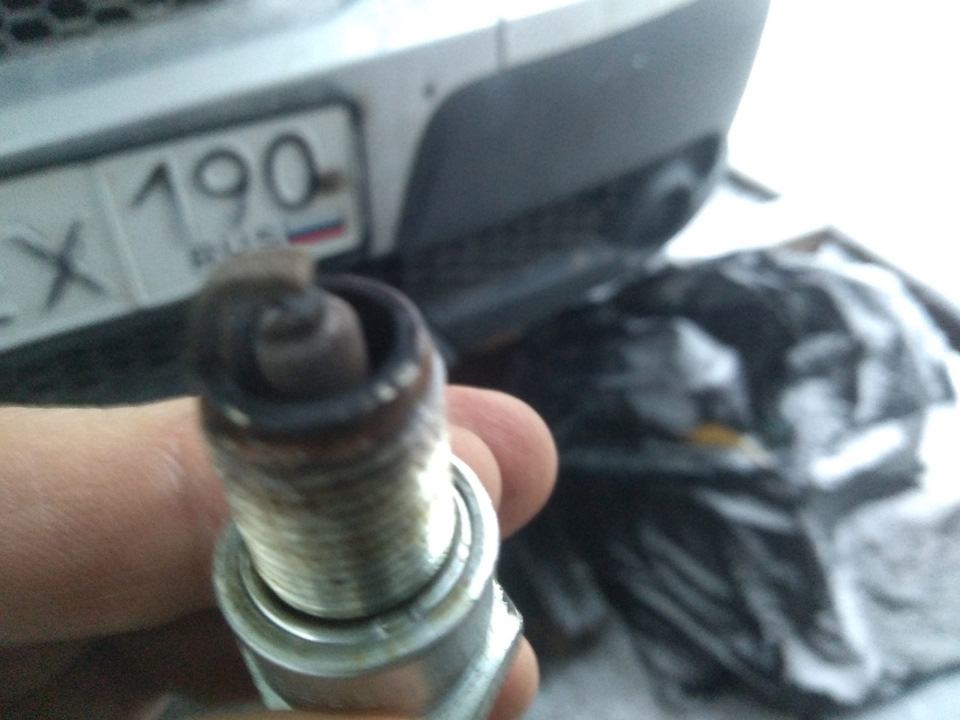 Подтраивает на холодную. Замена свечей. Разморозка 5 двери. — Chevrolet ...