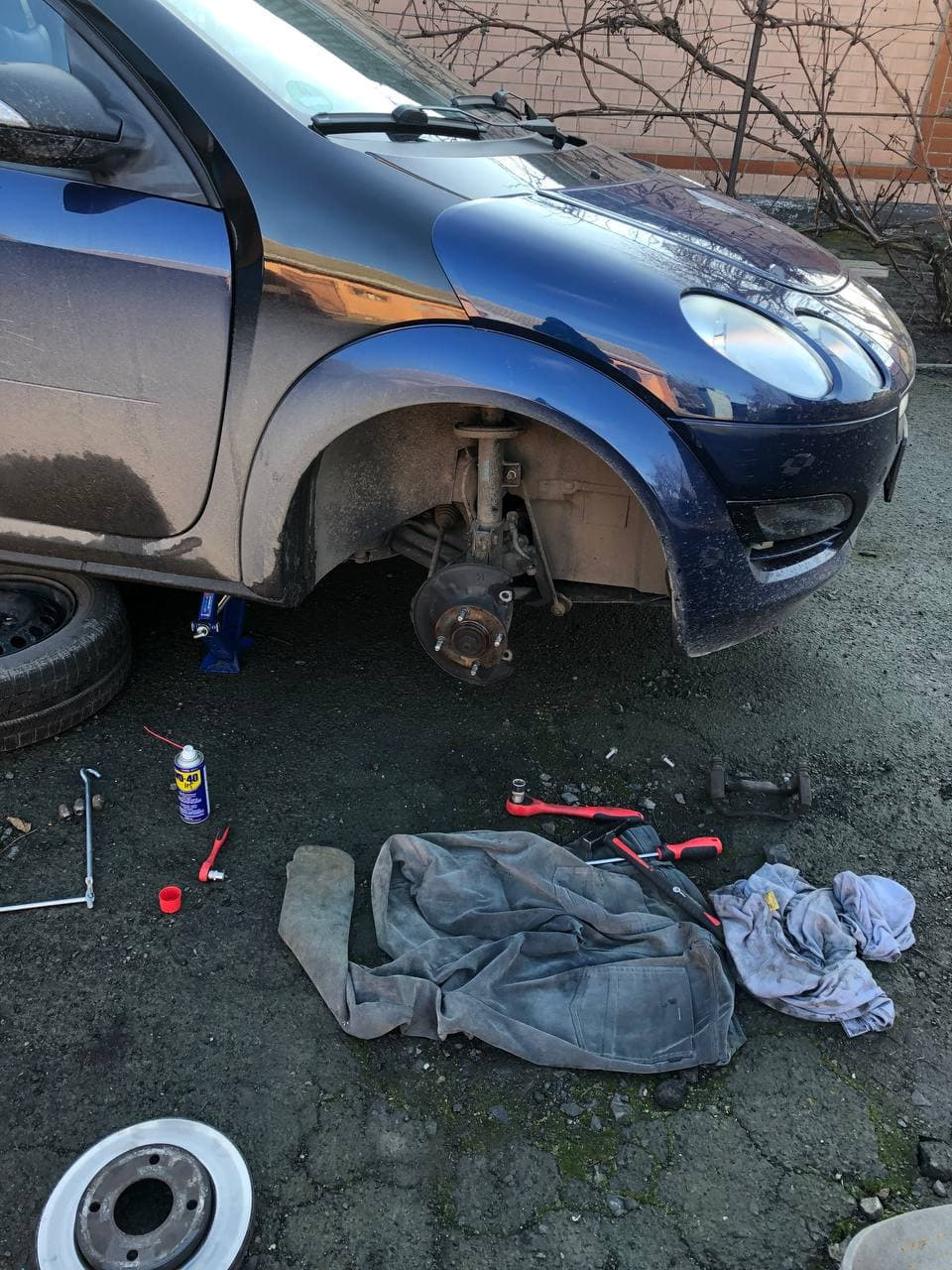 Замена передних тормозных дисков и колодок. — Smart forfour (1G), 1,3 л ...