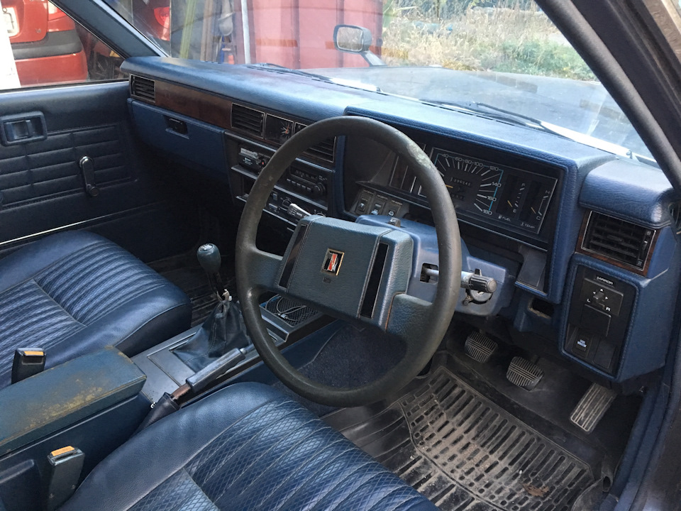 Nissan Auster 1985 Interior