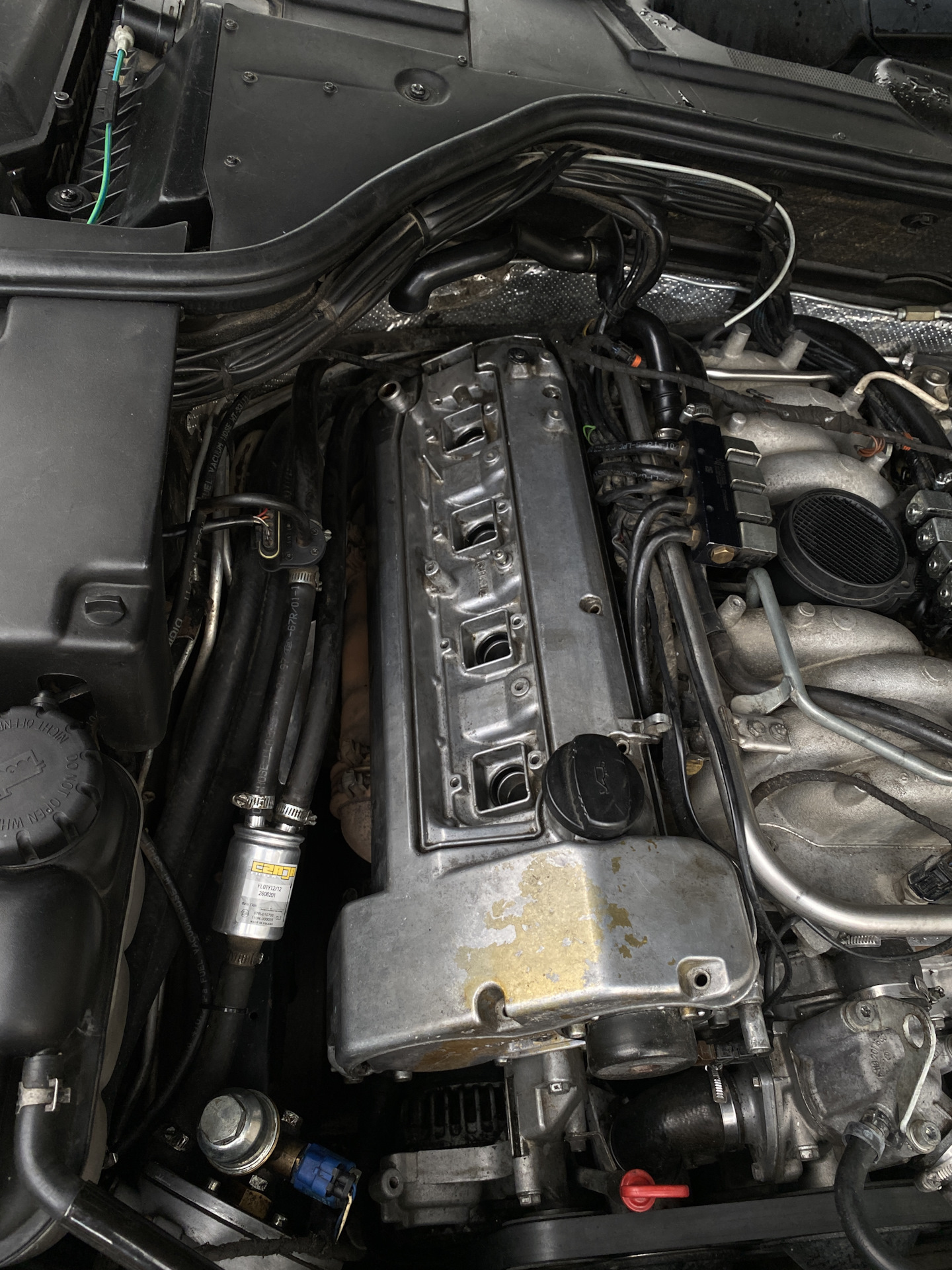 Замена пробитого масляного коннектора — Mercedes-Benz S-Class (W140), 5 ...