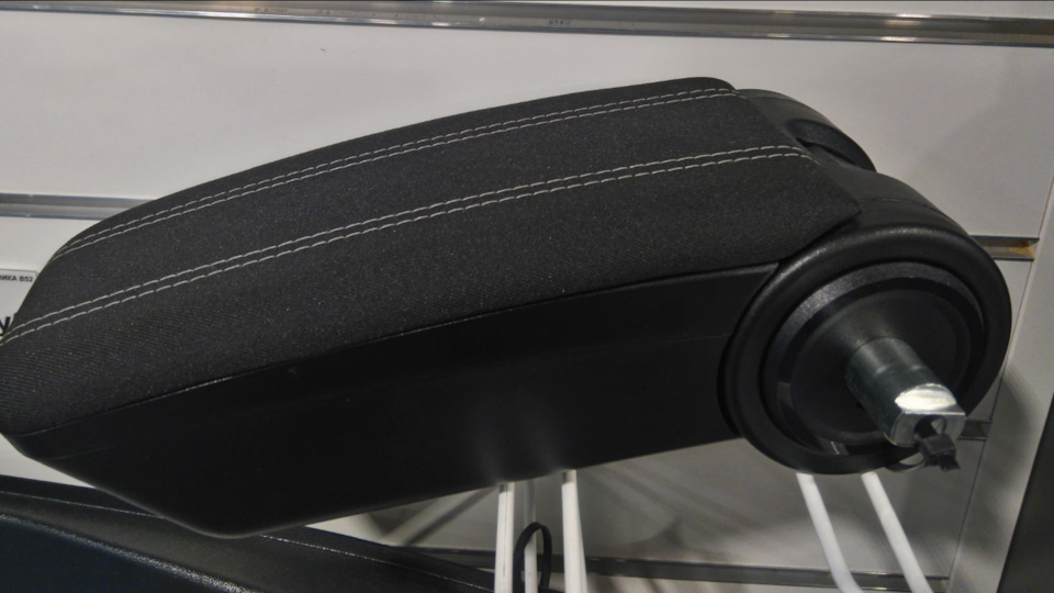 Оригинальный подлокотник от степвея :) — Renault Duster (1G), 2 л, 2020 ...