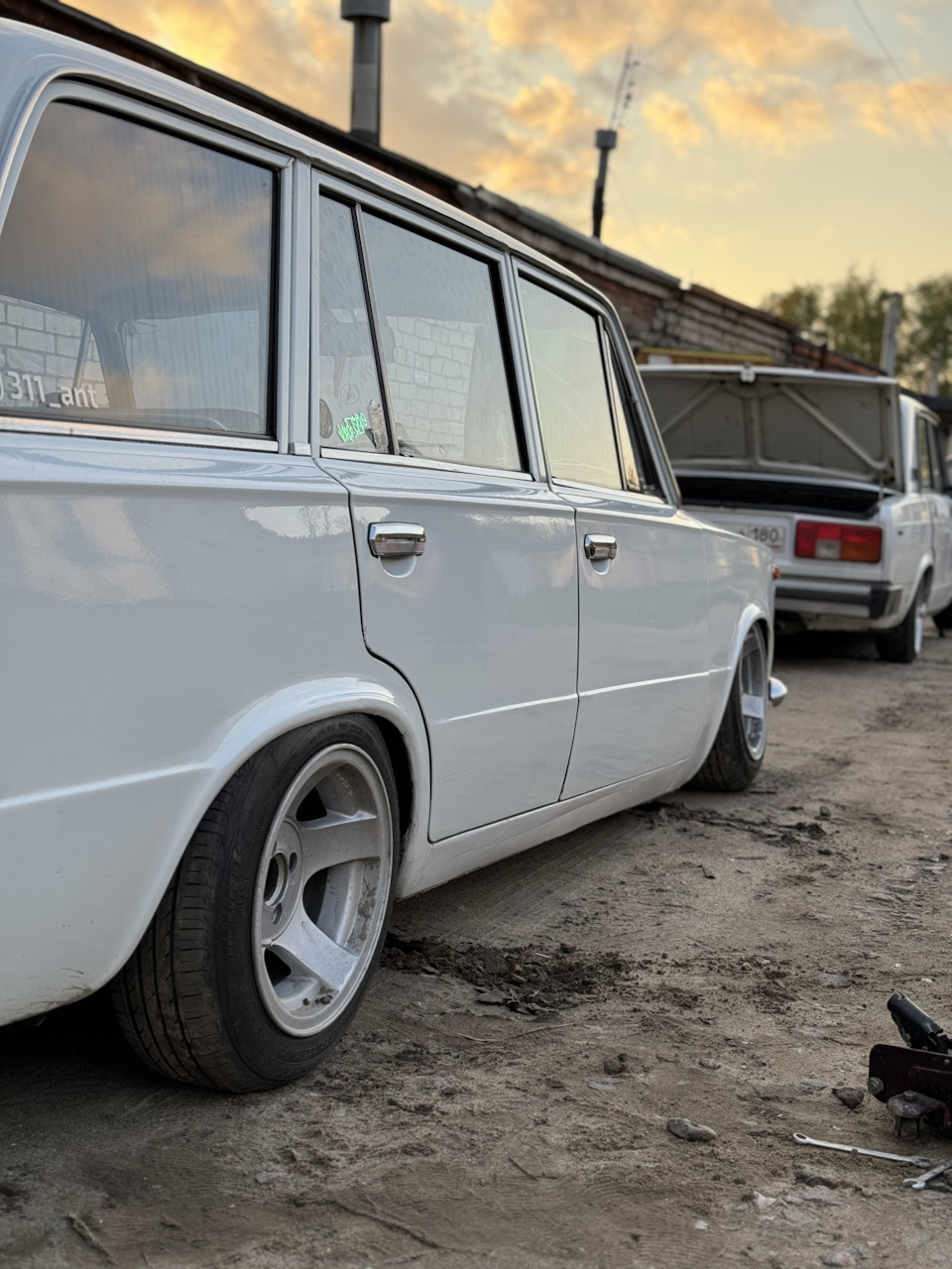 Примерка дисков — Lada 2102, 1,2 л, 1974 года | колёсные диски | DRIVE2