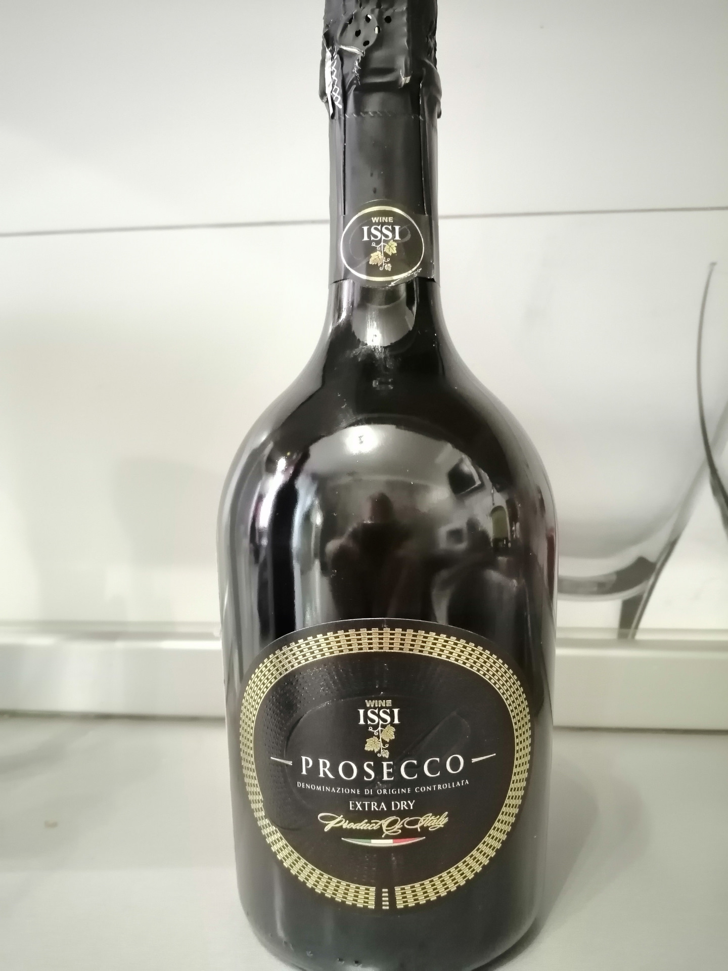 Просекко экстра. Вино игристое ISSI Prosecco. Исси Просекко Экстра драй. Prosecco Extra Dry Италия. ISSI Prosecco шампанское Extra Dry.