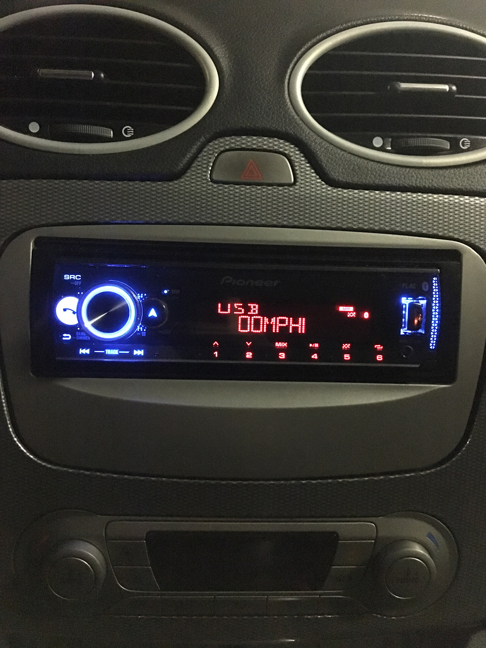 Новая магнитола. Pioneer MVH-S510BT + подрулевое управление. — Ford Focus  II Sedan, 2 л, 2010 года | автозвук | DRIVE2