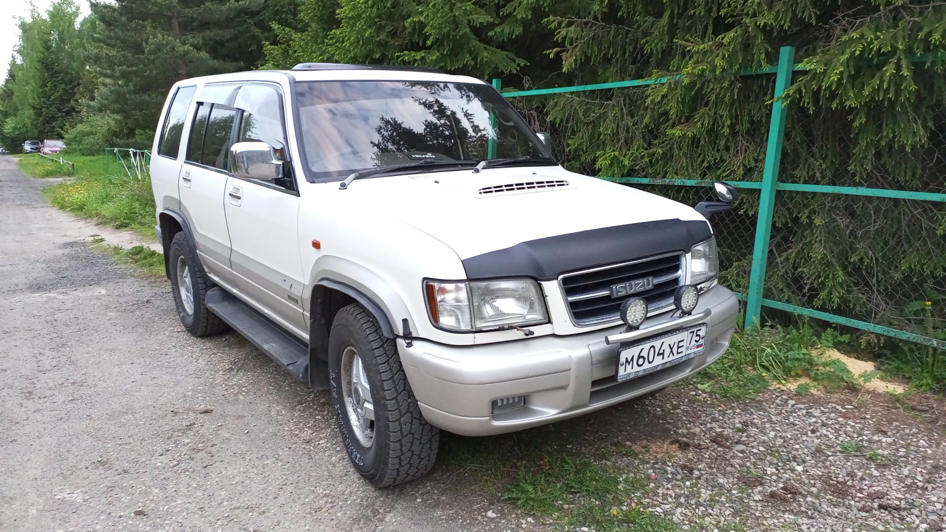 Isuzu Bighorn (II) 3.0 дизельный 1998 | Серый мощный Биг на DRIVE2