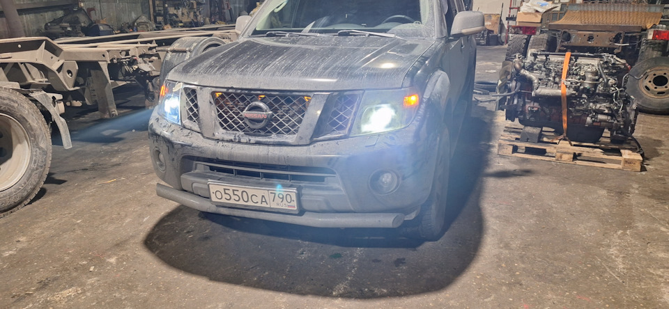 Ретрофит и американские габариты — Nissan Navara (2G), 2,5 л, 2010 года ...