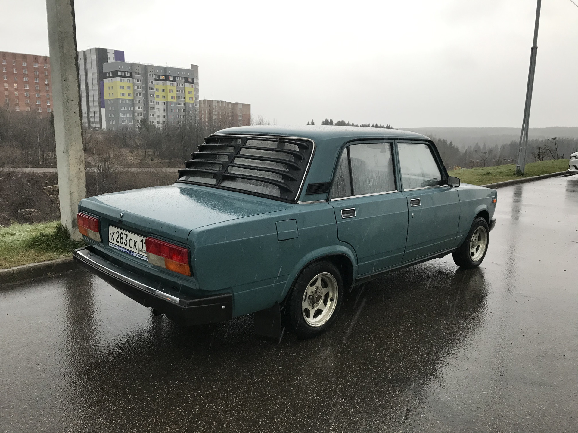 Всмпо дельта r13 ваз 2106. Ваз 2107 r13. Ваз 2107 на всмпо r13. Ваз 2107 на литье r13. Ваз 2105 резина 185/60 r13.