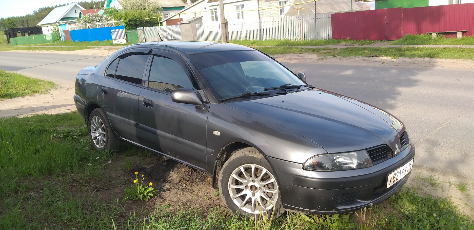 Митсубиси каризма 1.6. Мицубиси Carisma 1.6 2001. Мицубиси Каризма 2001 1.6. Mitsubishi Carisma 1999 тёмно серая. Митсубиси Каризма седан металлик.