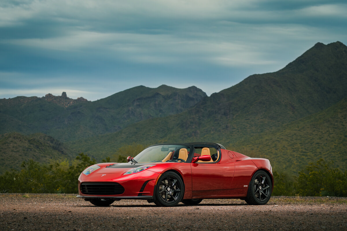 Tesla Roadster 2012 оранжевая