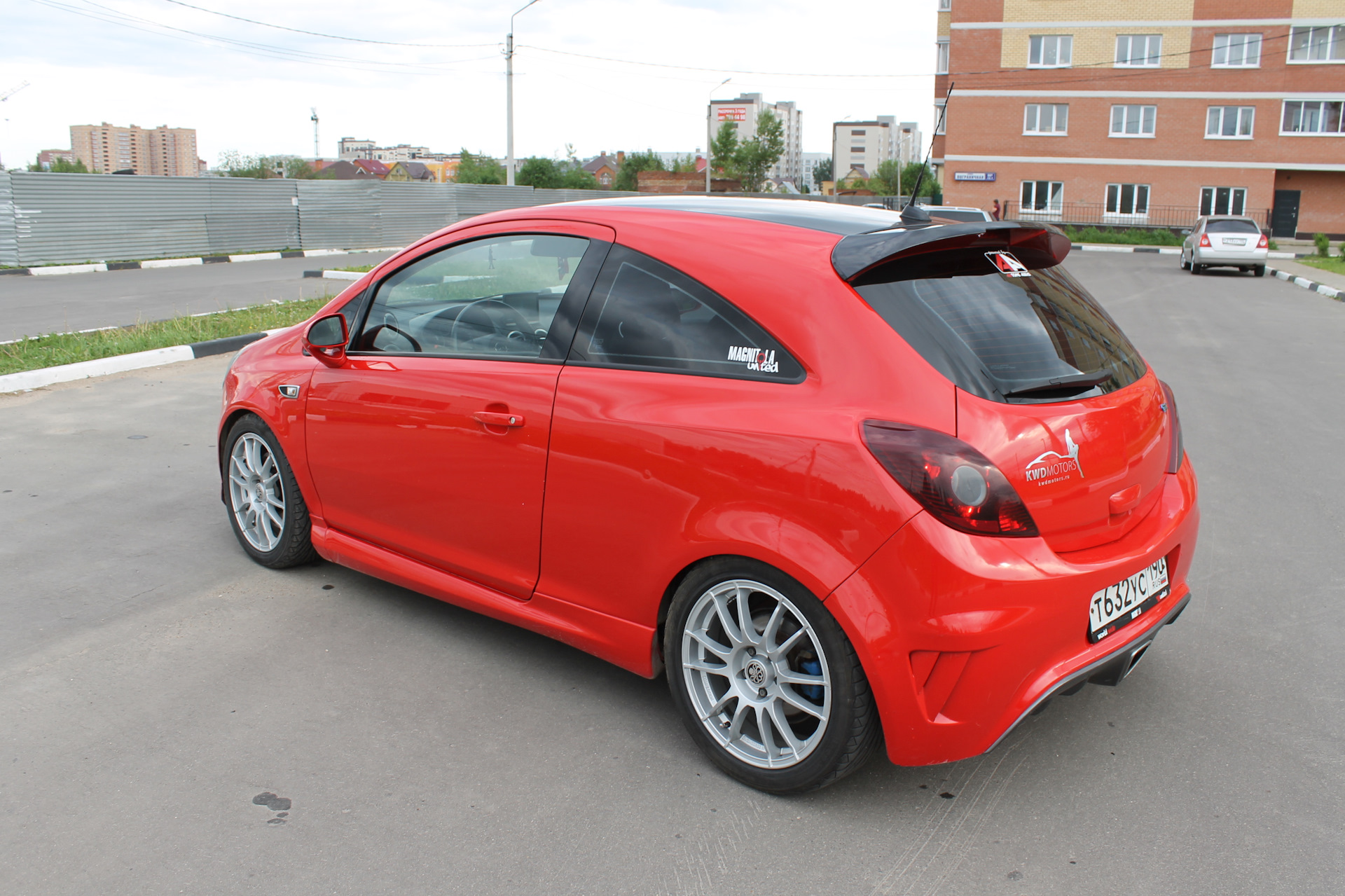 Opel Corsa OPC Red