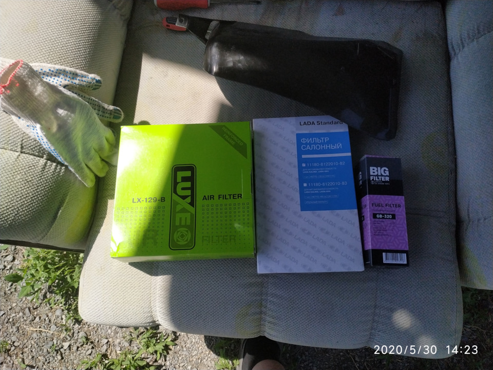 Фильтры, крышка салонного фильтра от Гранты, промывка дросселя, перенос ...
