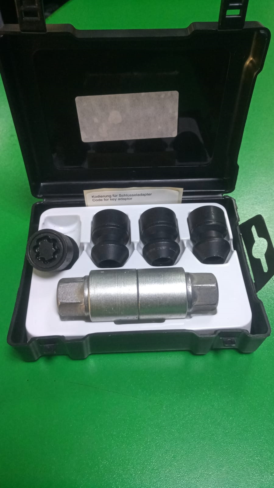 Набор секреток для колесных дисков — Chevrolet Orlando (1G), 1,8 л ...