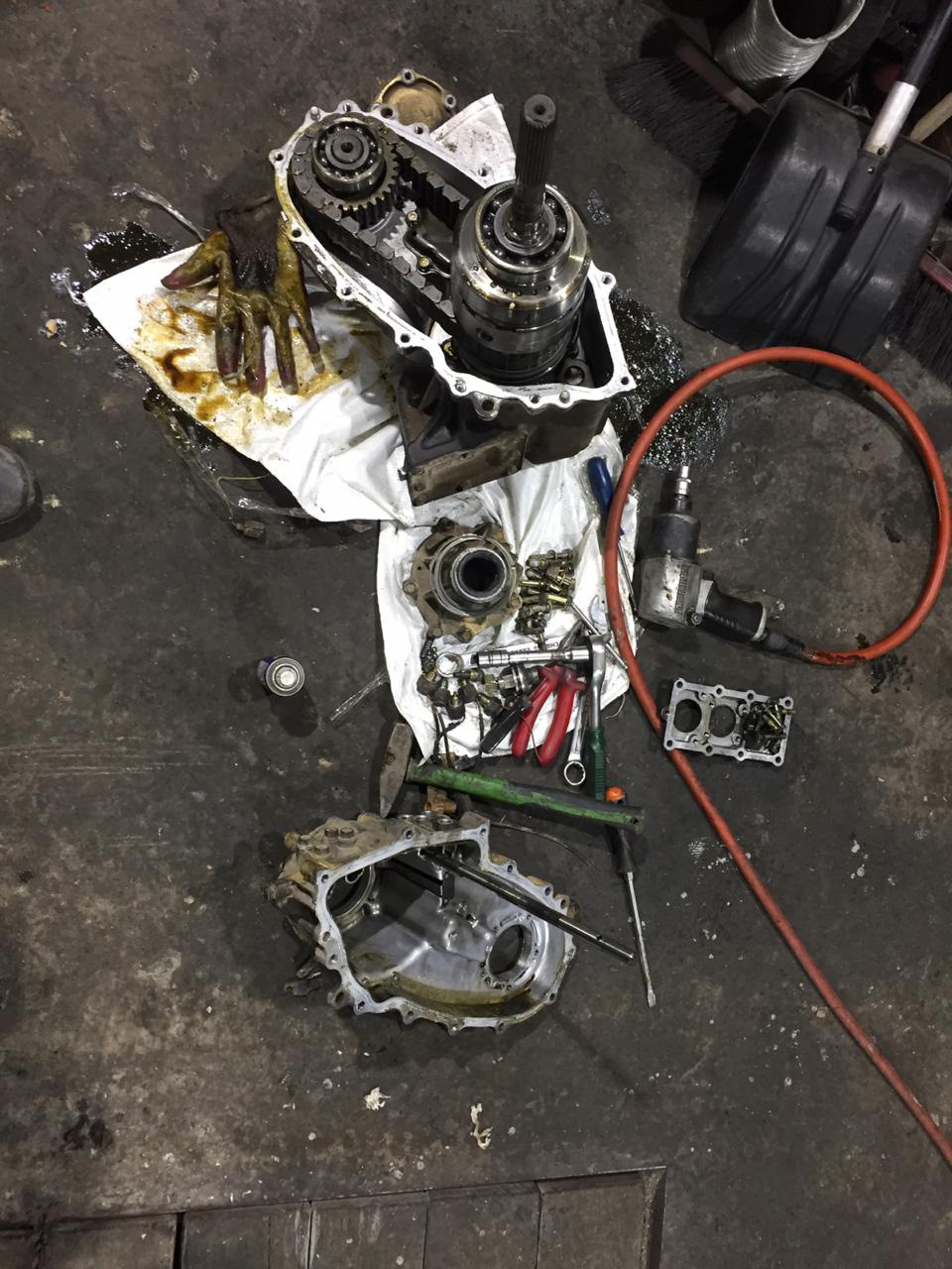 Замена раздаточной коробки — Mitsubishi Pajero (2G), 3 л, 1993 года ...