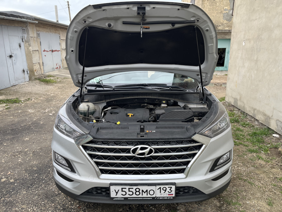 Установка газовых амортизаторов капота Hyundai Tucson — Hyundai Tucson ...