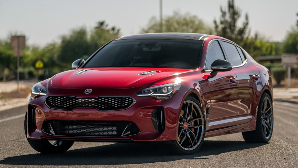 Kia Stinger красный