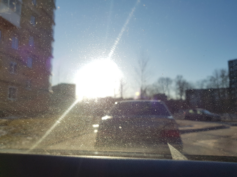 В планах поменять лобовое в скором времени. — Volkswagen Jetta V, 1,6 л ...