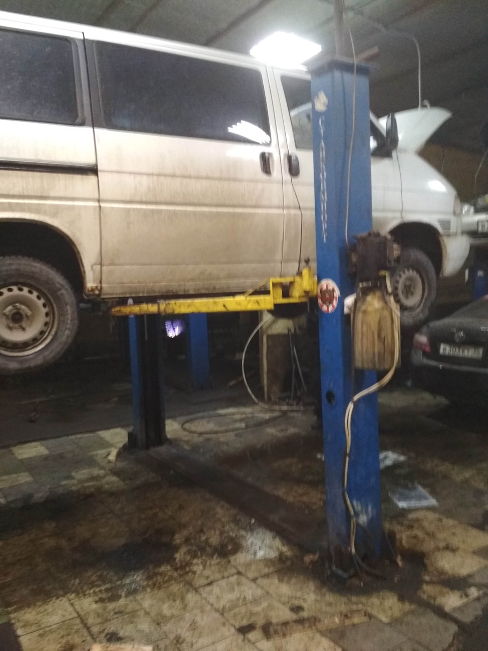 Первая замена масла с приключениями — Volkswagen Caravelle (T4), 2,5 л ...