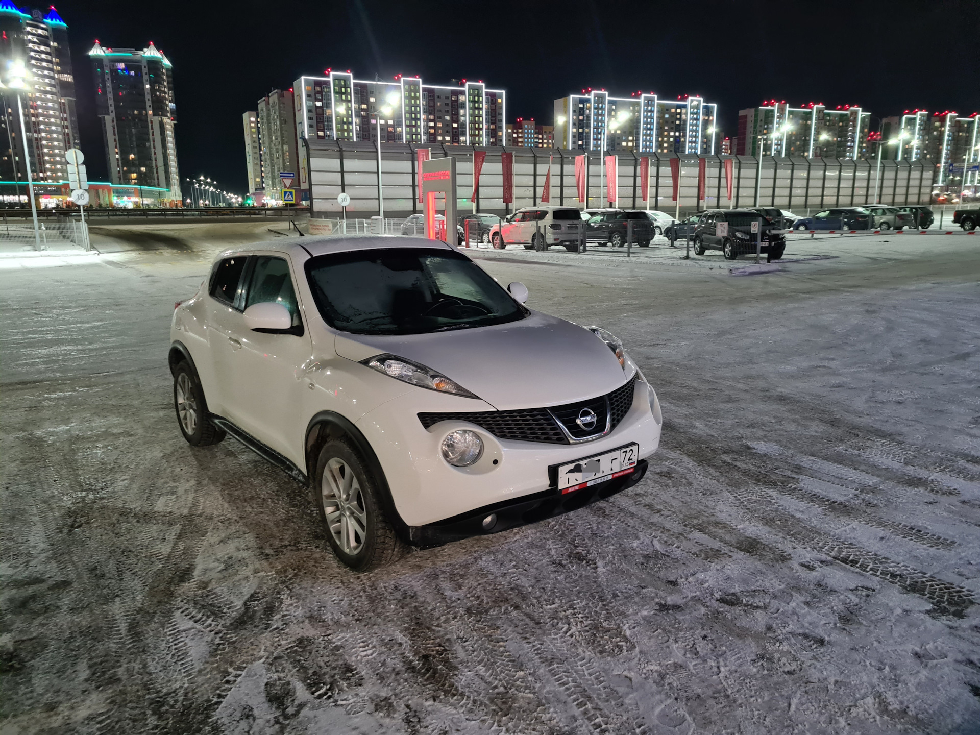 Nissan Juke белый с черной крышей