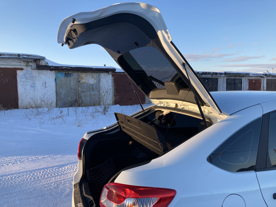 Замена стойки багажника и закладной гайки. — DRIVE2