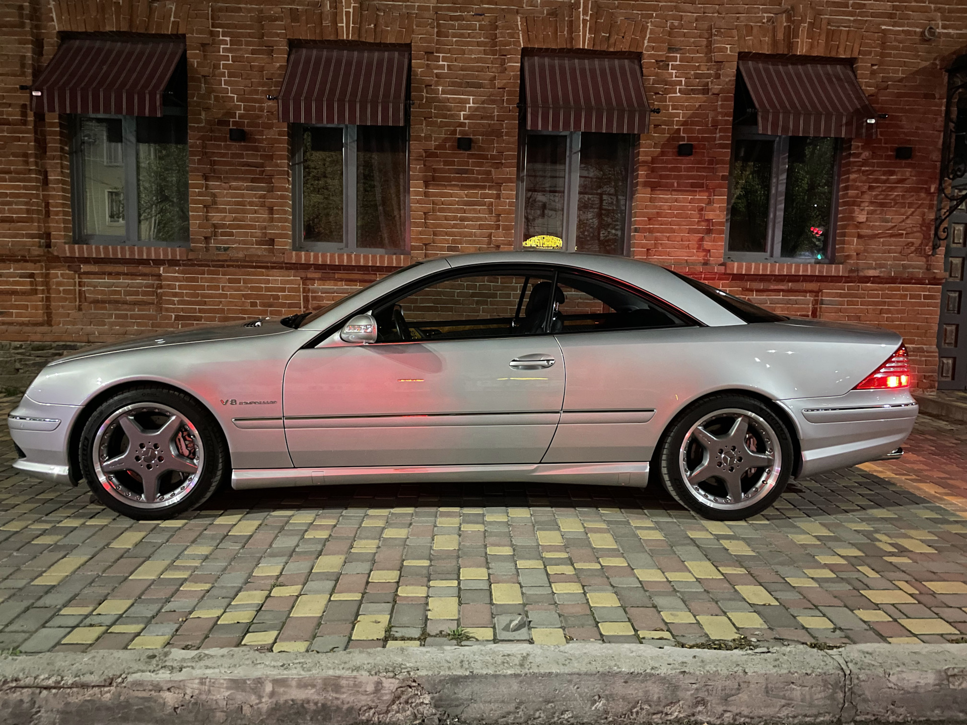 Mercedes Benz CL 215 stance