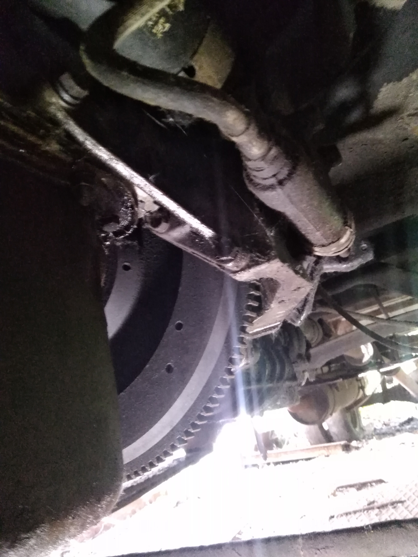 Пропало сцепление. Стала тугая педаль.( Вопрос: как смазать ...