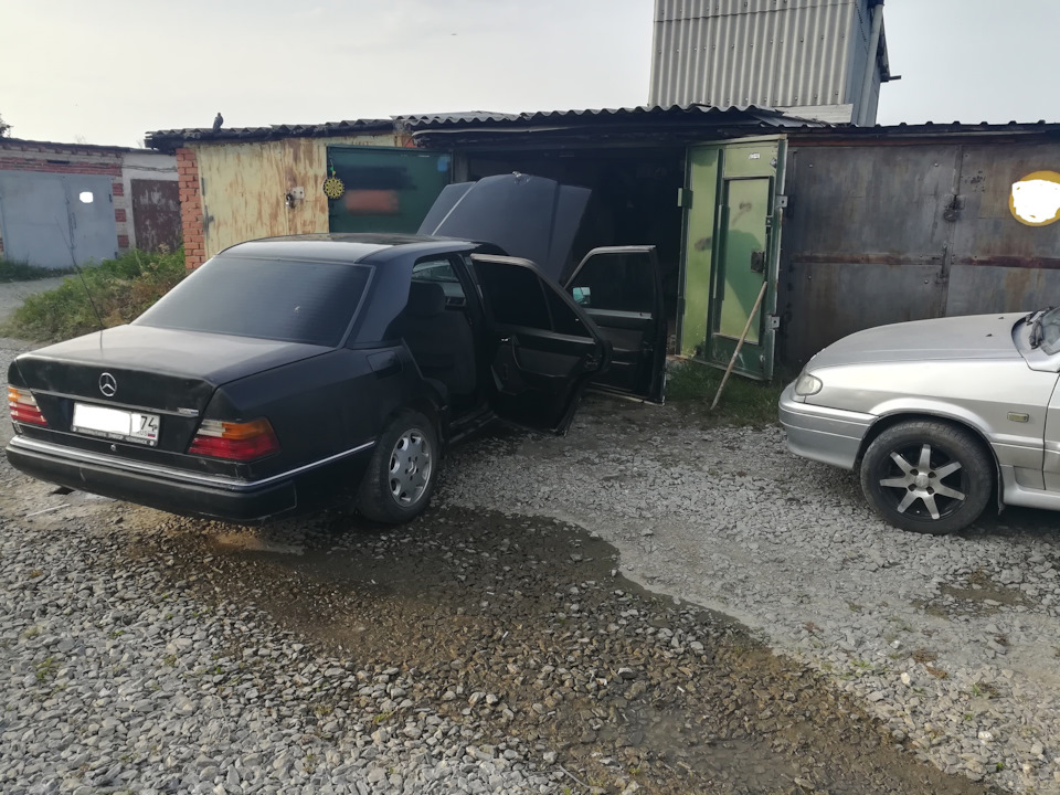 Фото в бортжурнале Mercedes-Benz E-Class (W124)