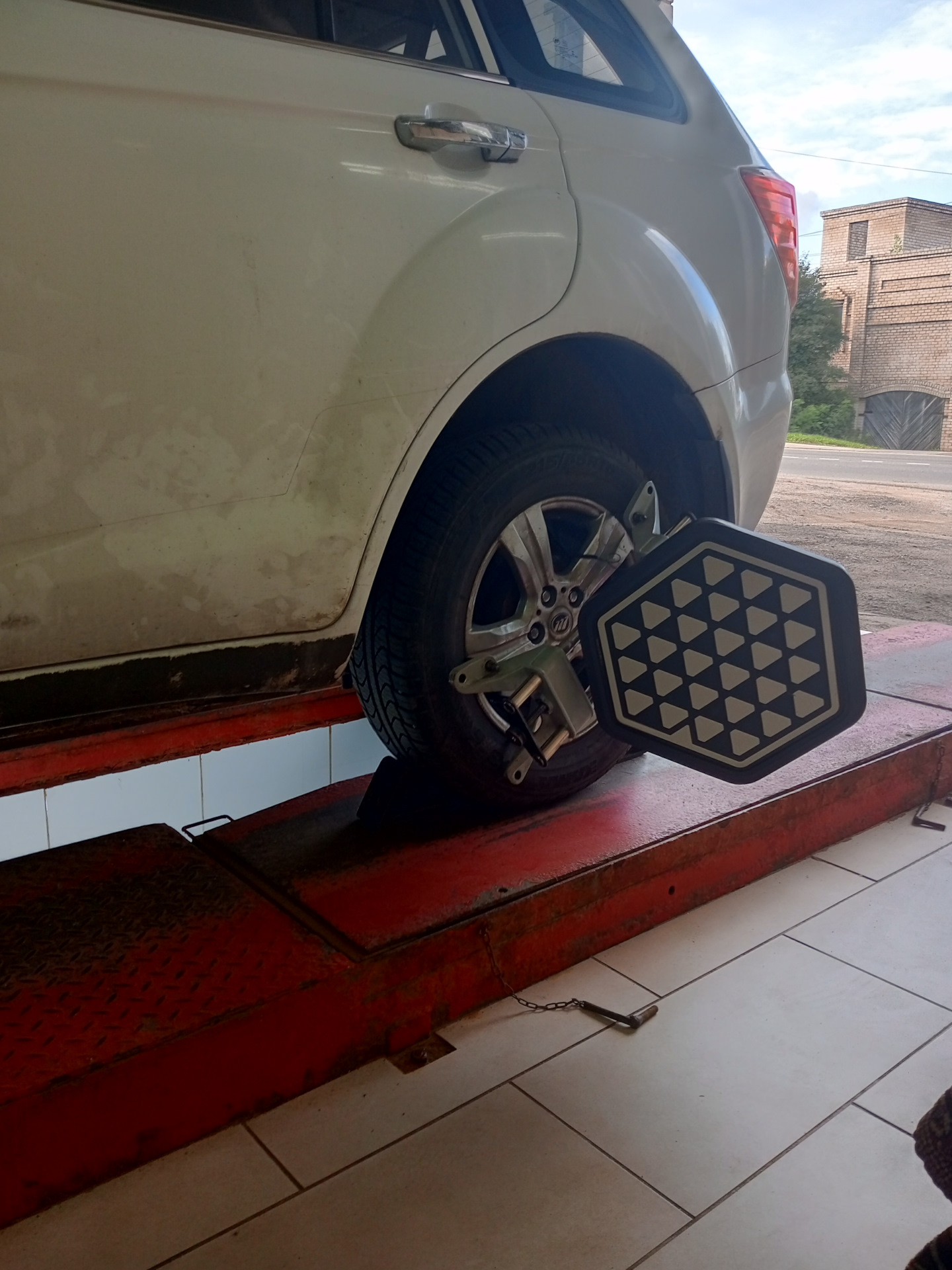 Задние рычаги, сайлентблоки, развал. — Lifan X60, 1,8 л, 2013 года ...